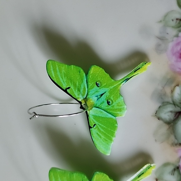 New Luna Moth Earrings 🦋 - Picture 4 of 4